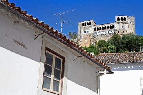 Image of CASA DA RISCA AMARELA