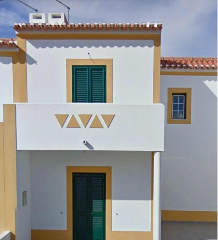 Image of Oliveira Beach House
