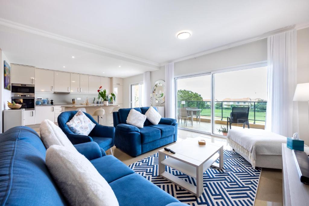BAYVIEW STUNNING APARTMENT