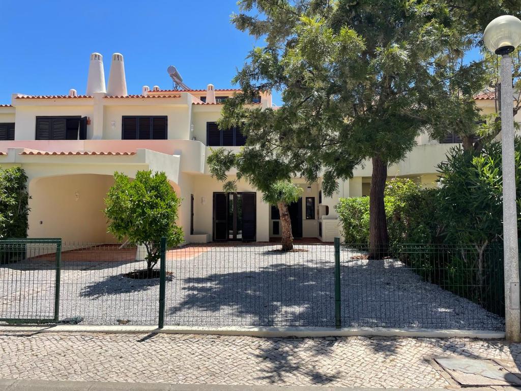 CASA DOS LÍRIOS