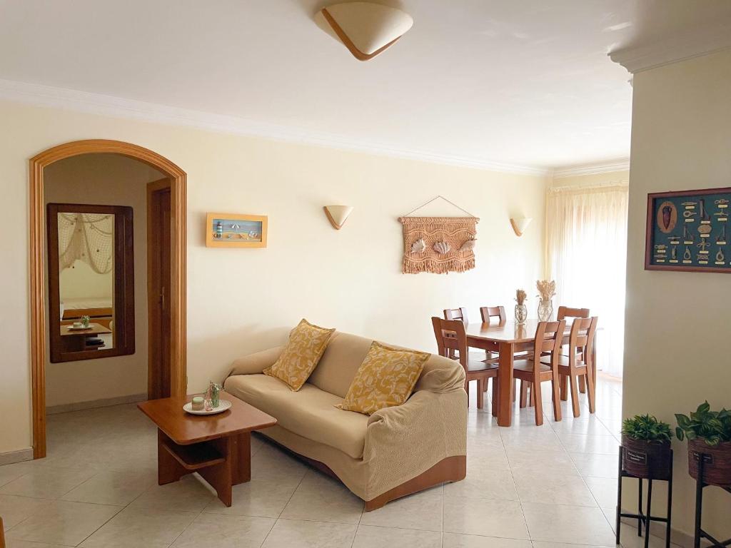 Image of CONCHA 8 MAR