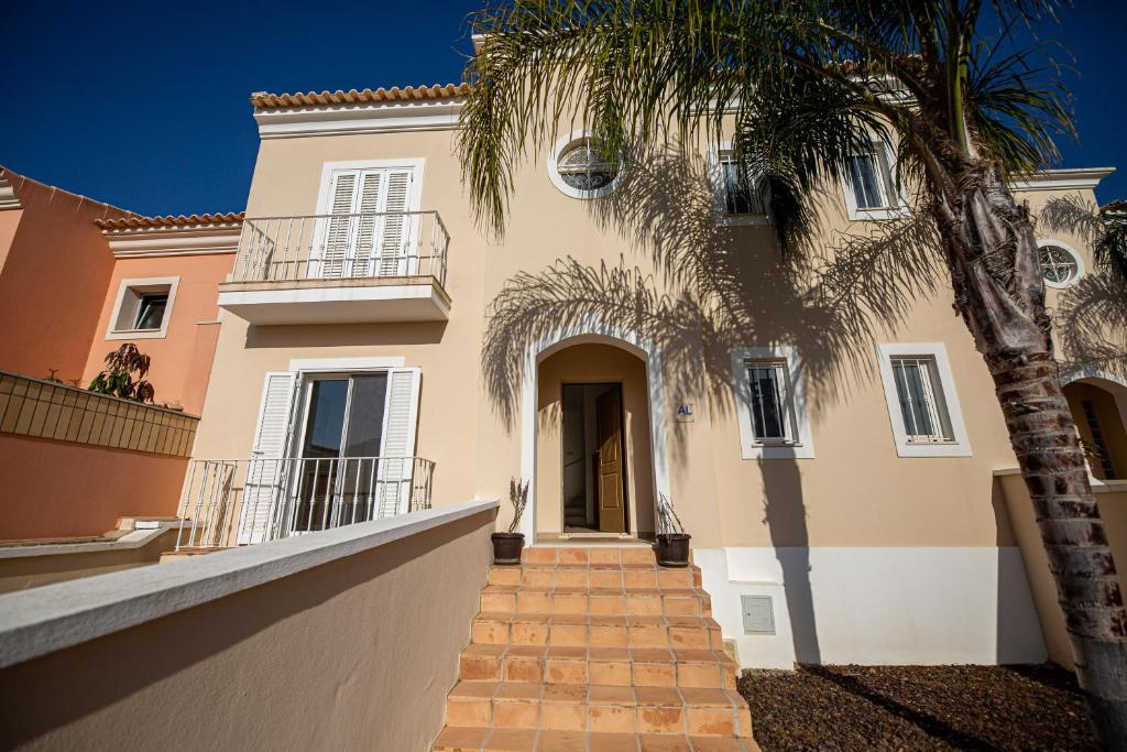 VILLA CATIZA