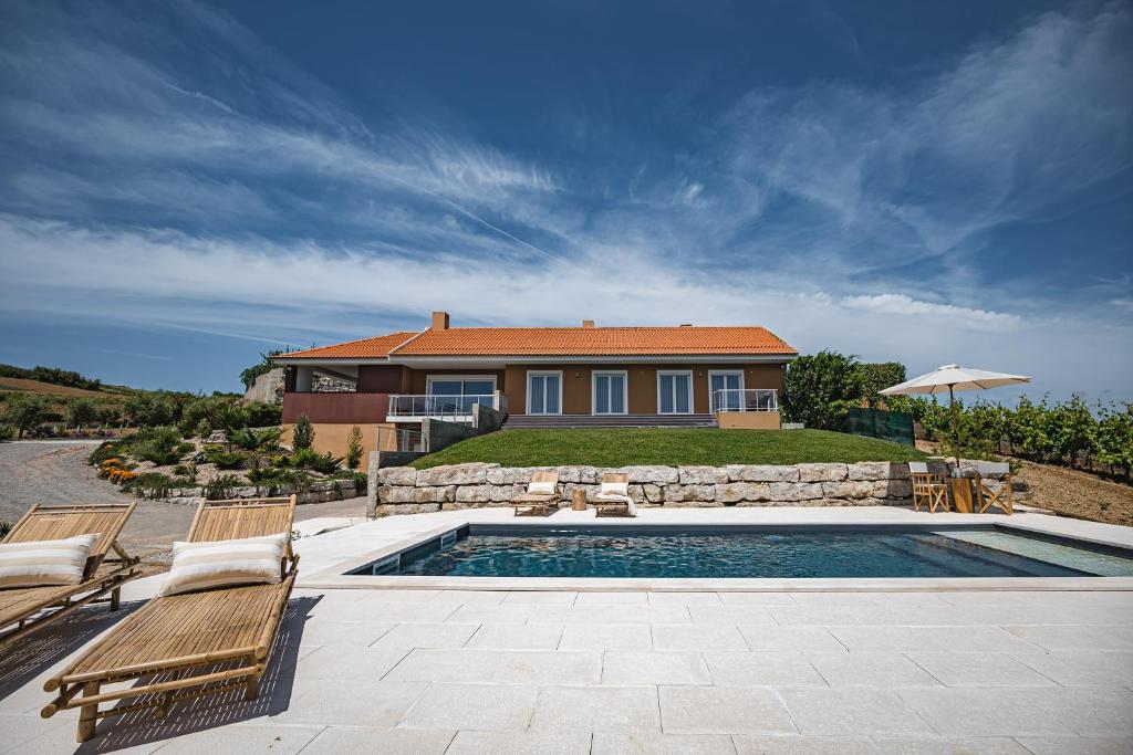 ADVÂNIA COUNTRY HOUSE