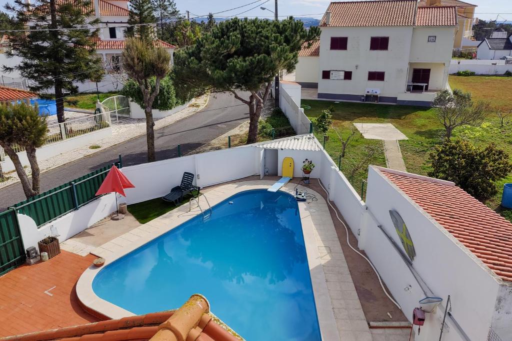 Image of MORADIA FAMILIAR COM PISCINA