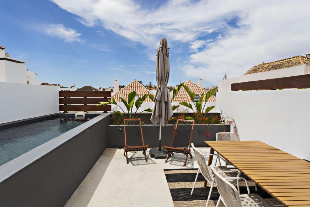BELLA TAVIRA HOUSE