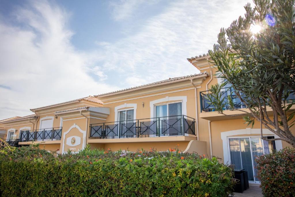 STUNNING TWO BEDROOM  APARTMENT - FAIRVIEWS CONDOMINIUM IN BOAVISTA RESORT