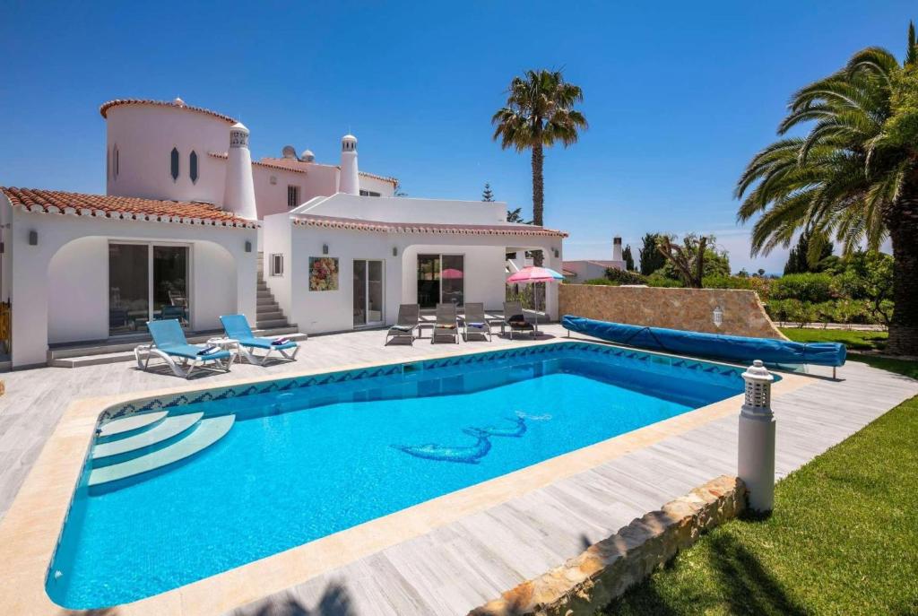CASA AYALA