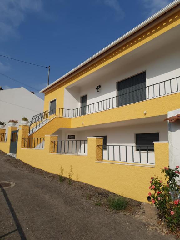 MONTE DAS FLORES CASA DE CAMPO