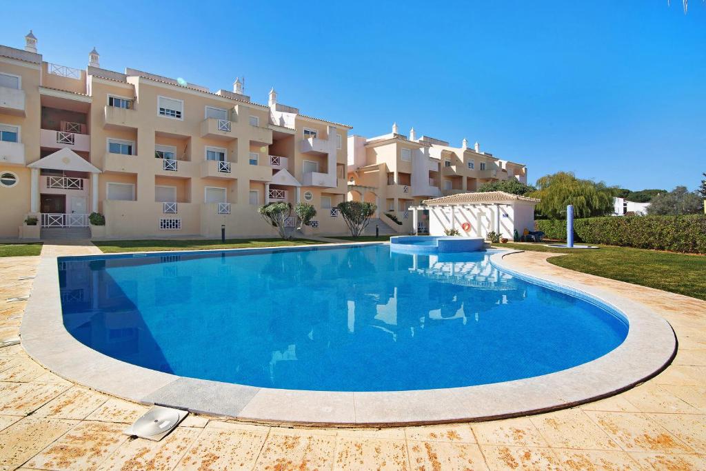 ALBUFEIRA FIELD VIEW