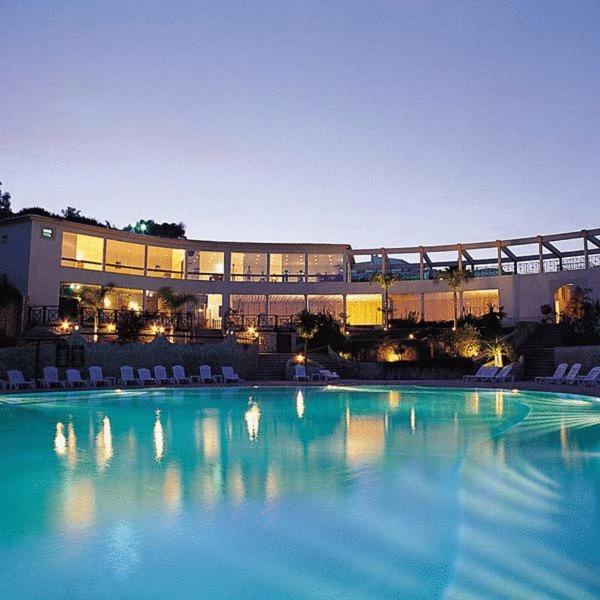 THE KUUYI SUITE