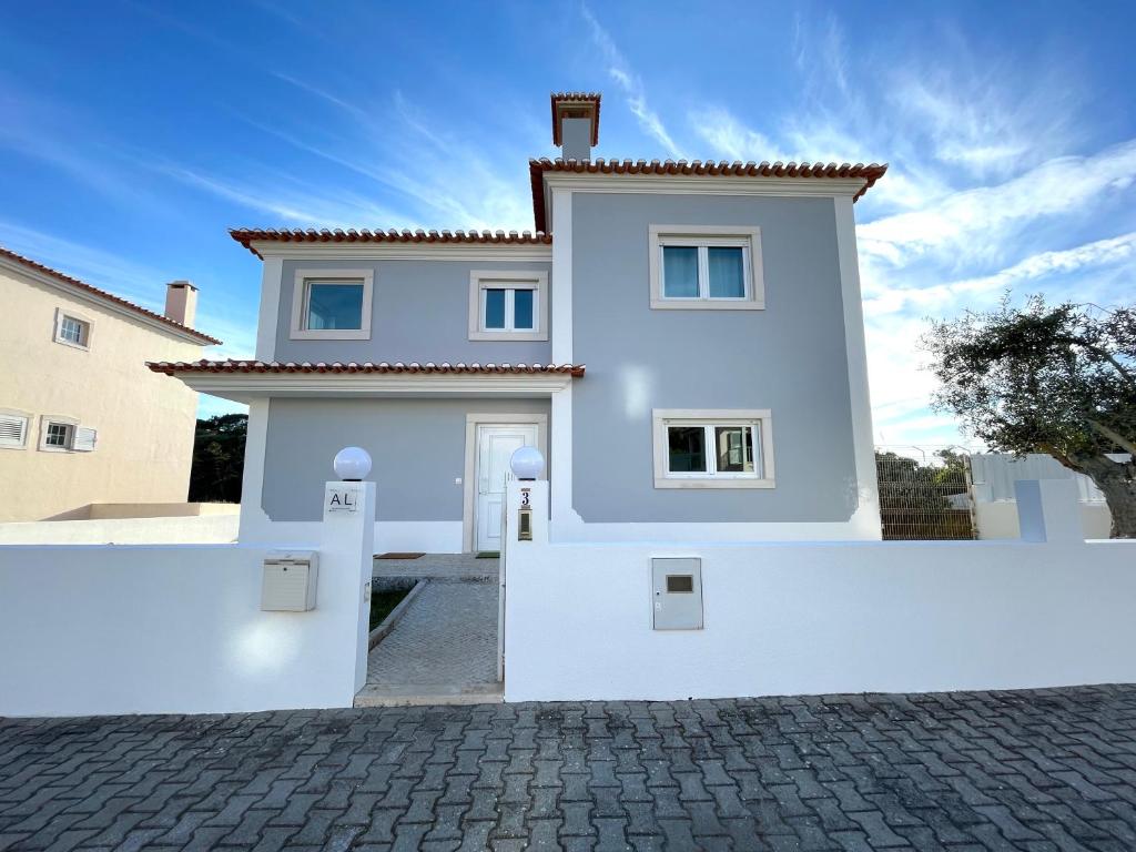 Image of OLIVA