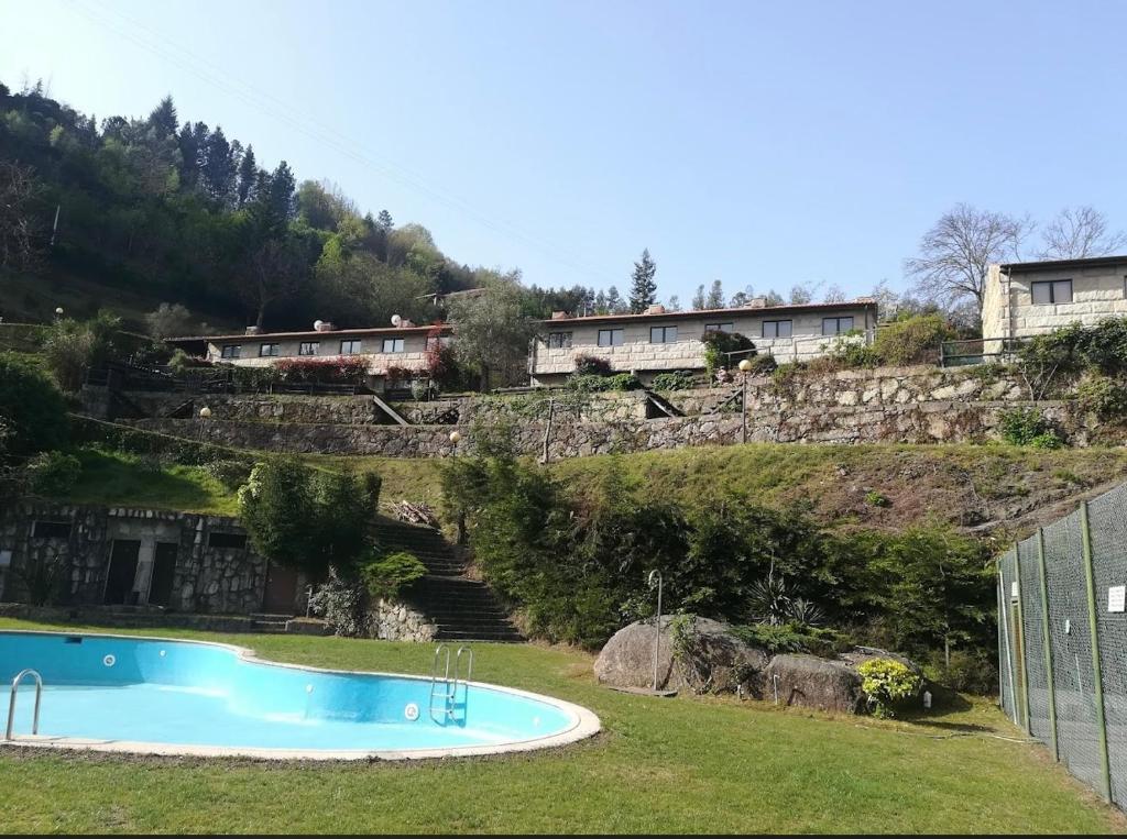 CASA ENCOSTA DA CANIÇADA