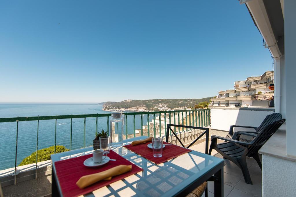 Image of Chic View