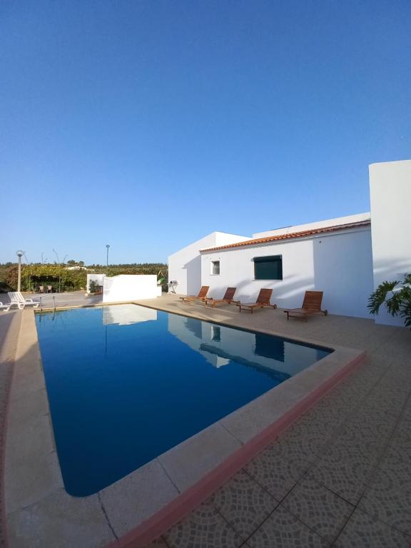 VILLA WITH PRIVATE POOL IN ODIAXERE/LAGOS