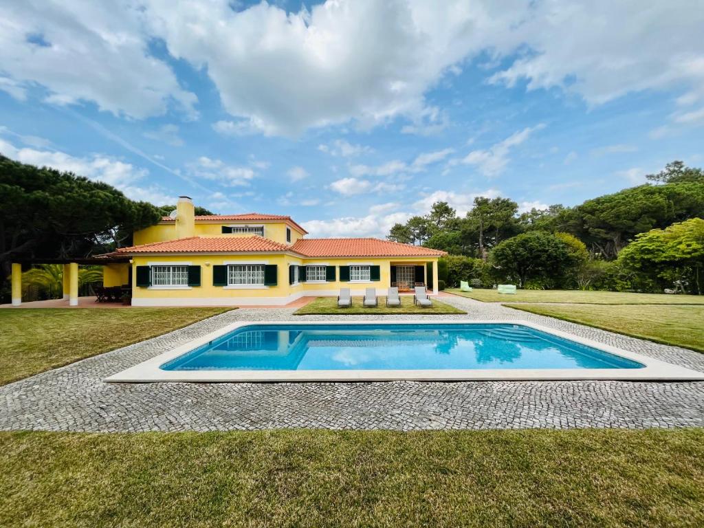 Image of SINTRA VILLA BY THE BEACH