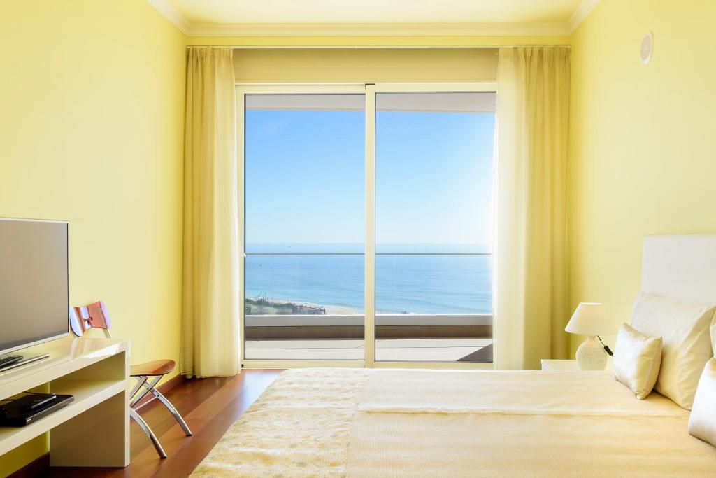 Image of Porto de Mos ocean and pool apartment