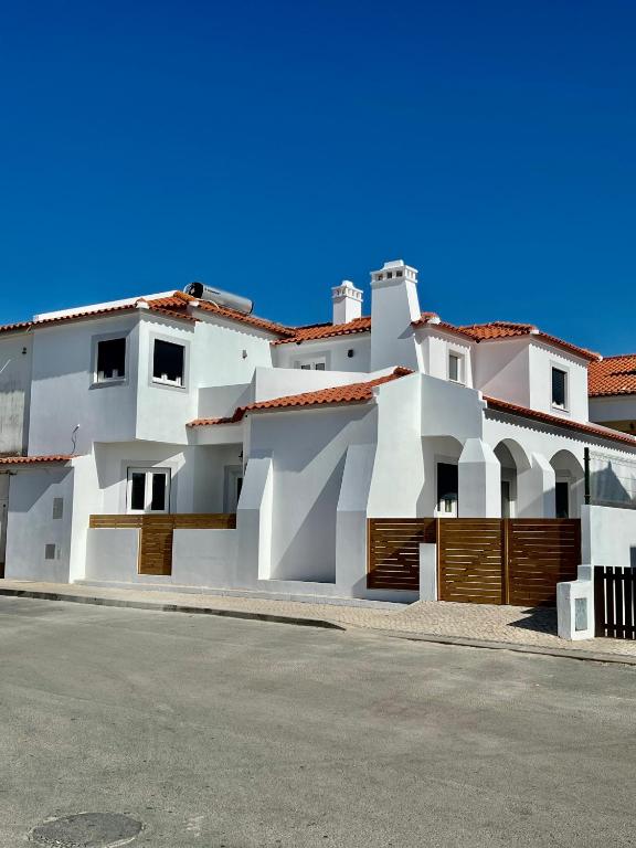 Image of ALMOGRAVE FISHERMAN`S HOUSE