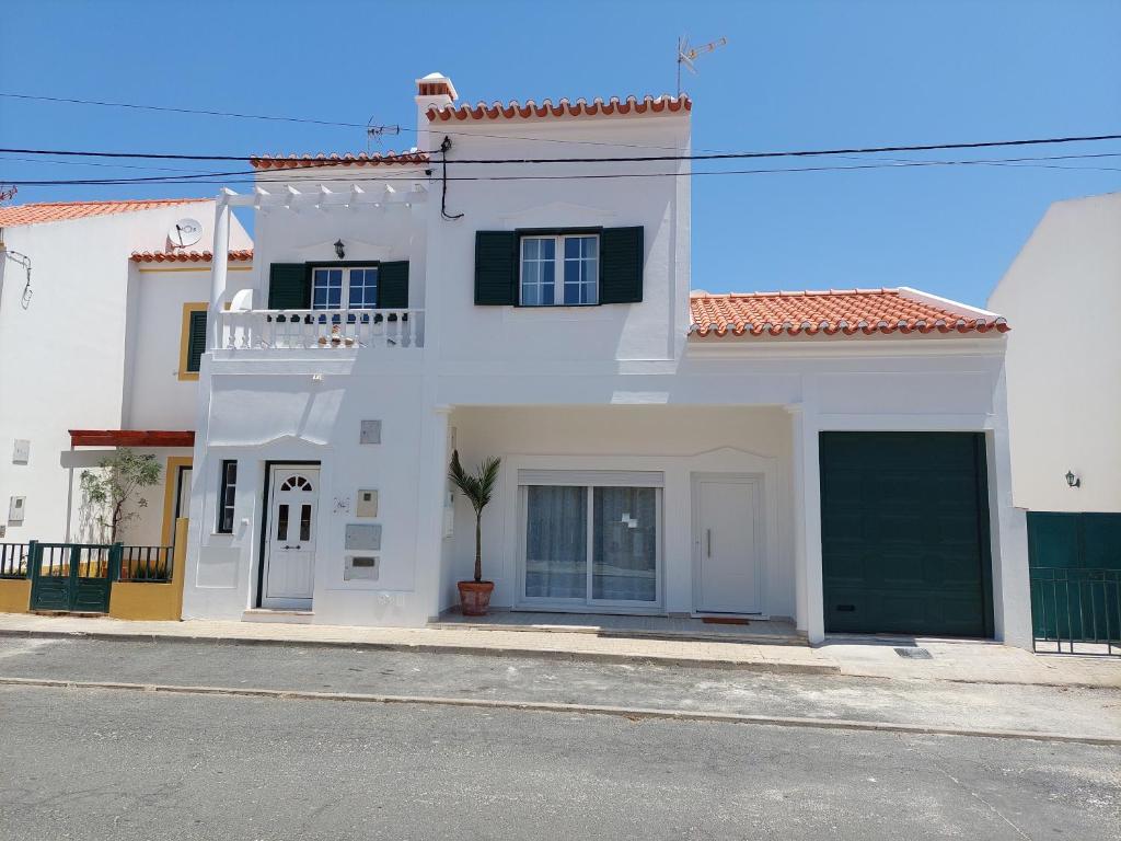 Image of Lagoa Azul - Guest House II