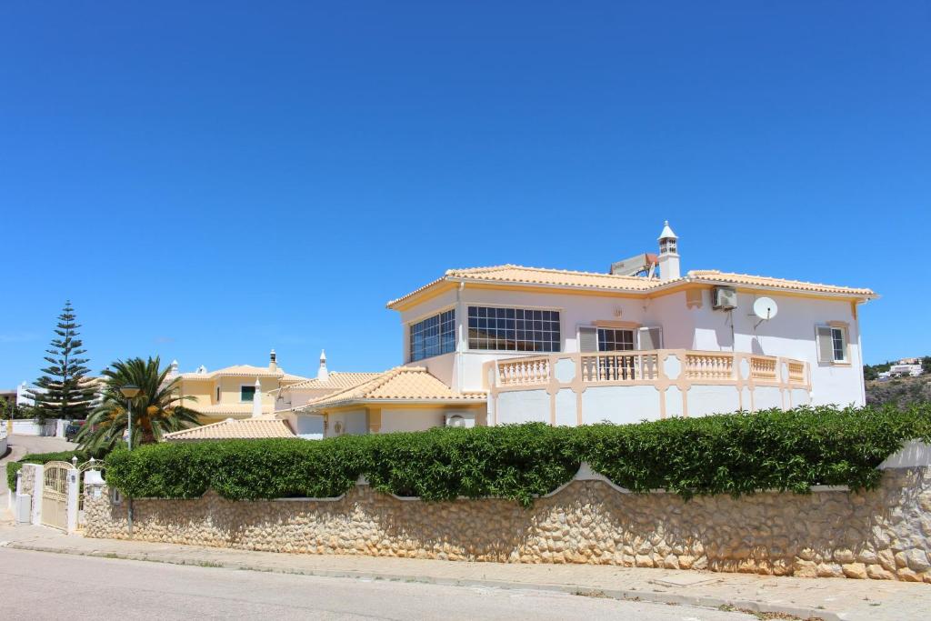 SUNNY VILLA
