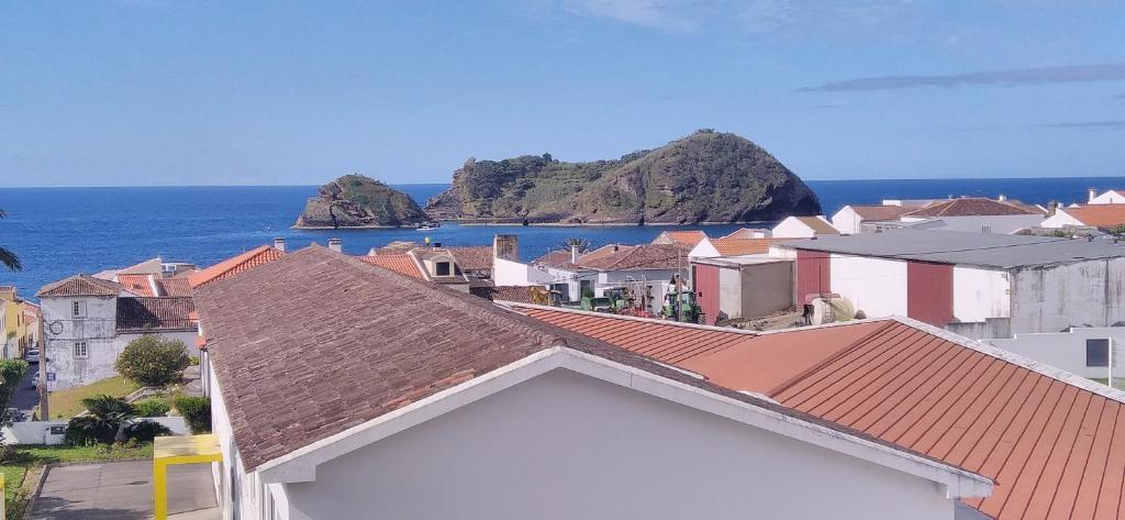 Image of 10 to Ocean