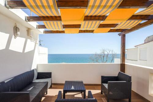 MODERN PESCADORES BEACH APARTMENT
