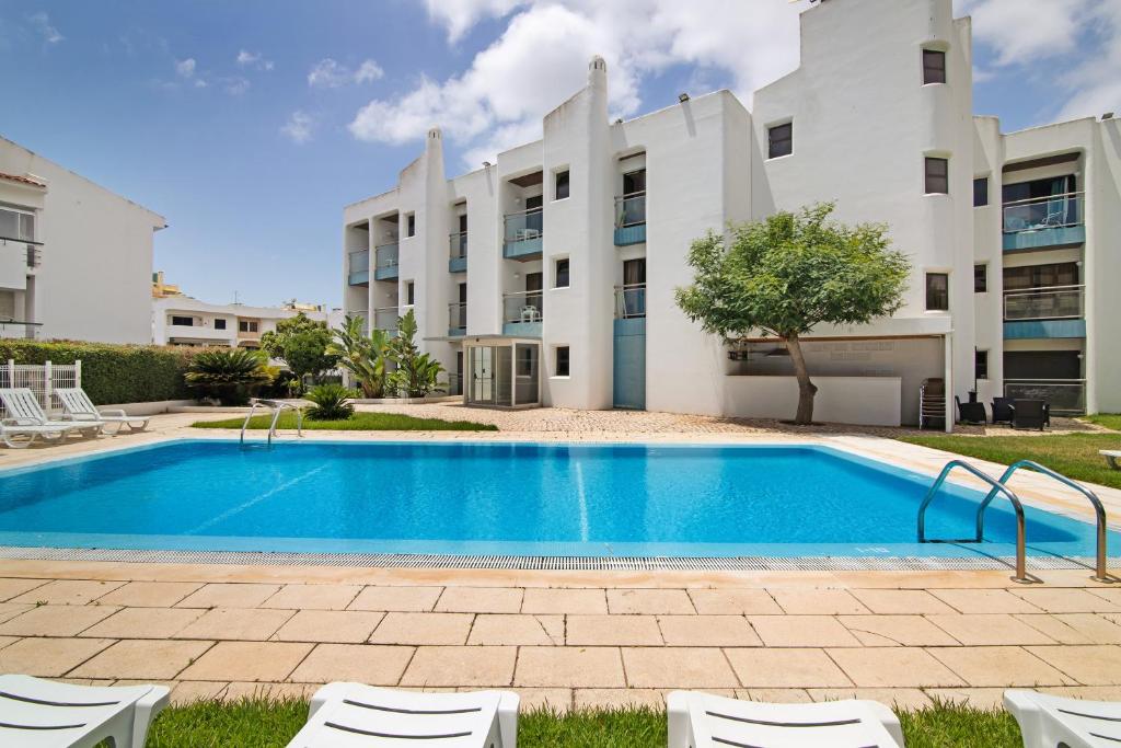 FOUR SEASONS HOLIDAY APARTMENT