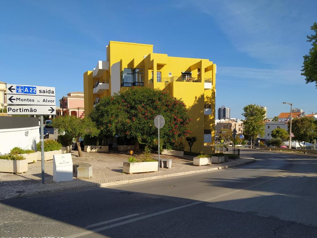 Imagem de Dourada Condo