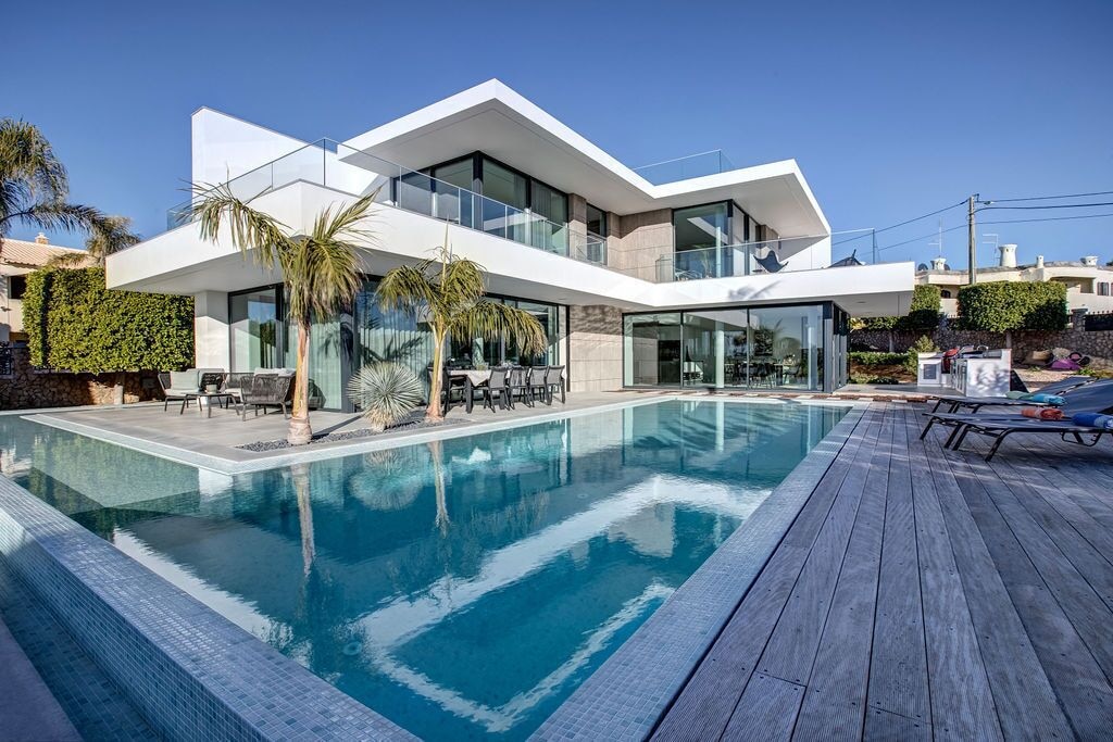 LUXURY VILLA WITH PRIVATE POOL