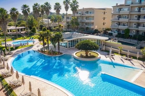 VITOR'S PALM PLAZA