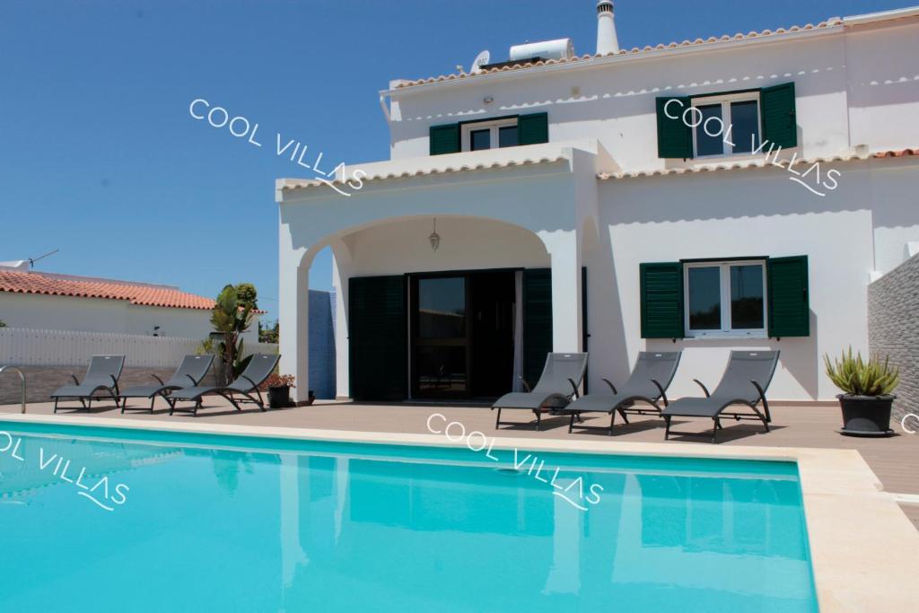 VILLA CÉLIA