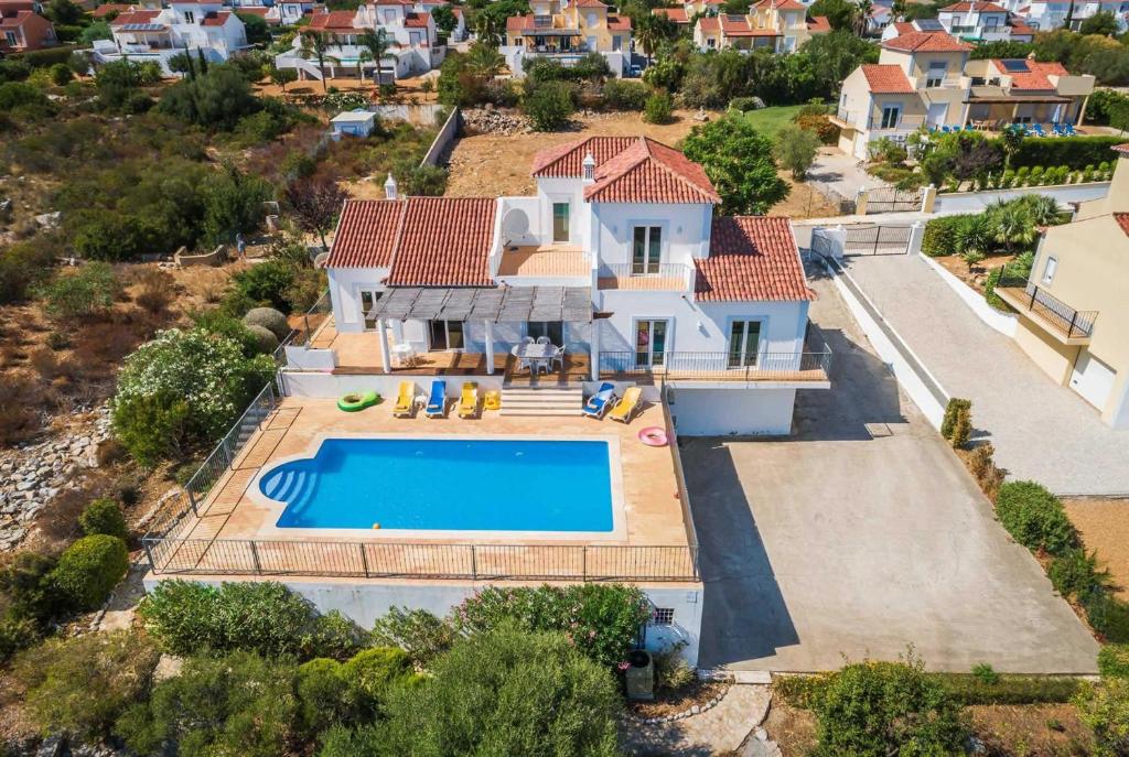 Image of vila nina