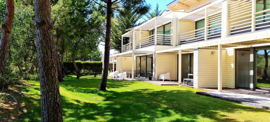 AMAZING PLACES TROIA