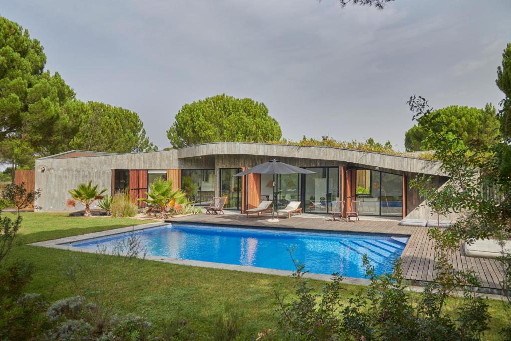 DUNE HOUSE