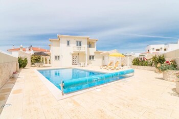Image of Casa James