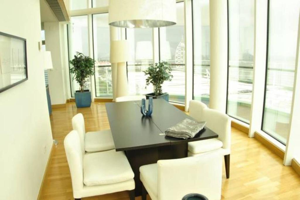 LX RIVERSIDE SUITES