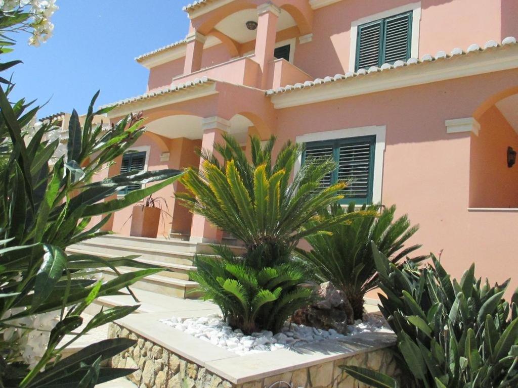 Image of Happy Silva House
