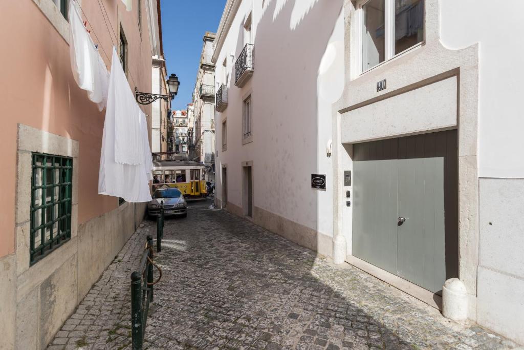 Image of Combro 77 APT 2I