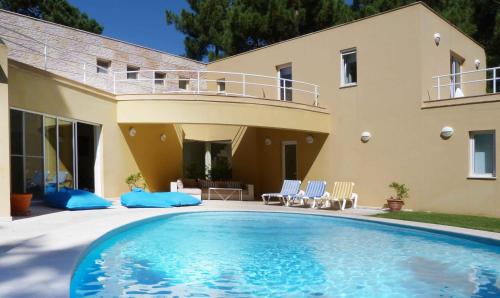 VILLA AROEIRA