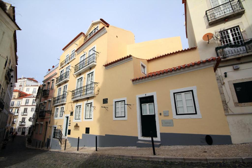 Image of ALFAMA RIGHT POINT 1