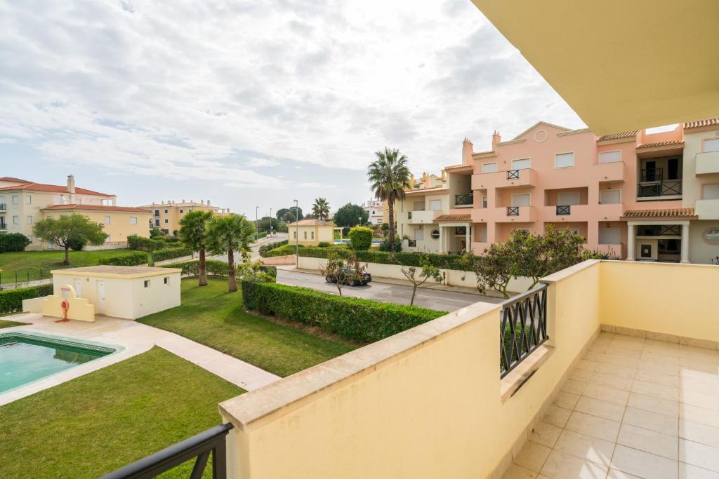 Image of Apt H