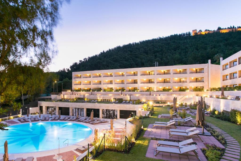 Image of Sesimbra1StepFromTheBeach