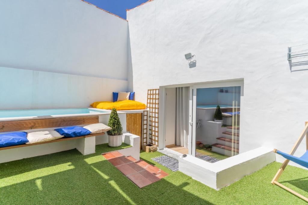 PATIO HOUSE