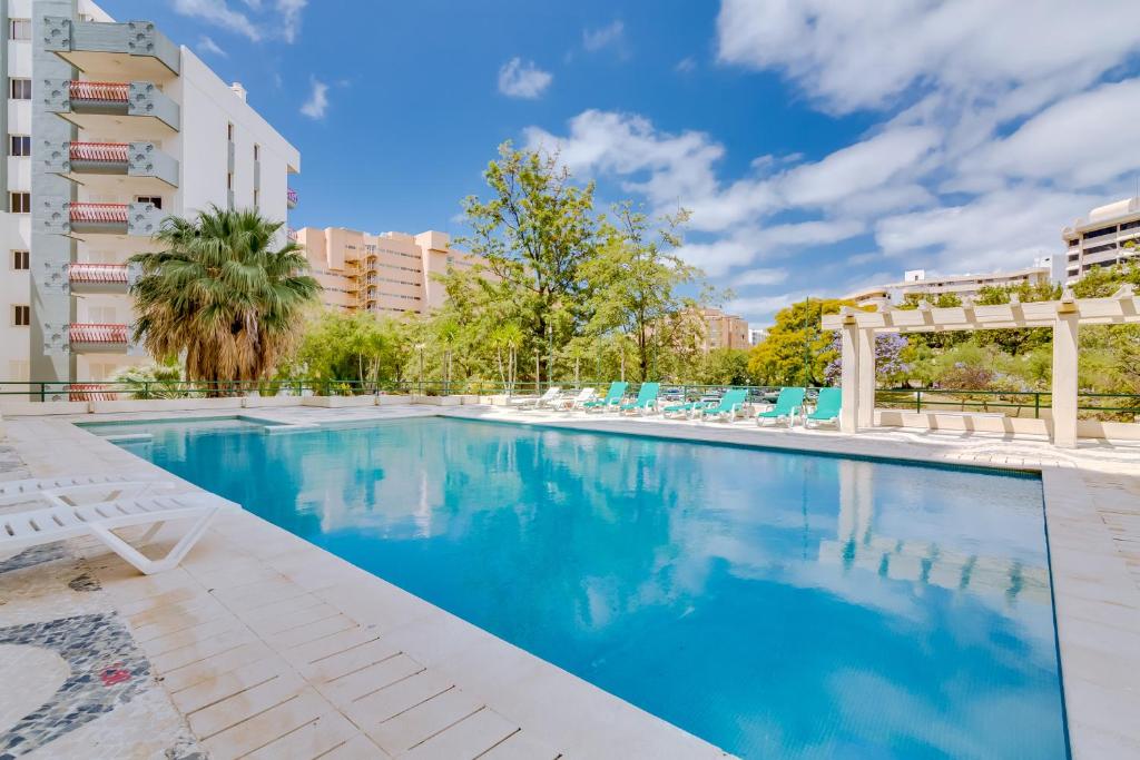 EDIFÍCIO TÁLIA - APARTAMENTO 205