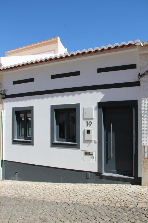 TRENDY HOUSE