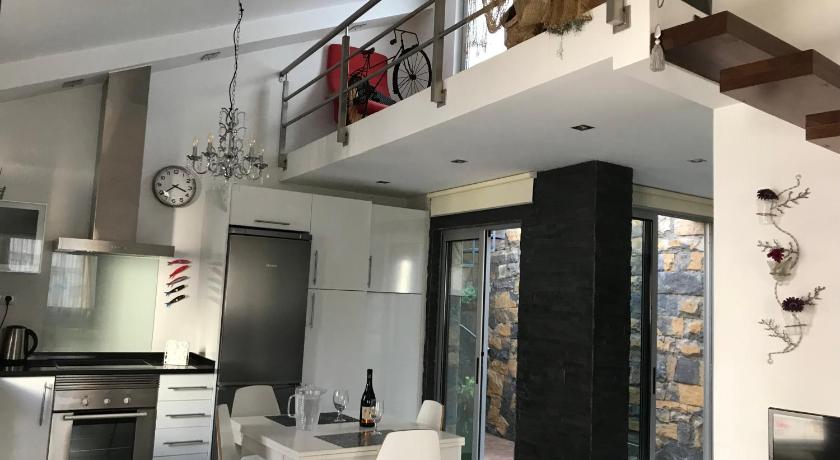 WHITE AND GREY TOWNHOUSE