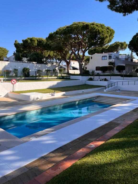 APARTAMENTO T0 ALDEIA DAS AÇOTEIAS