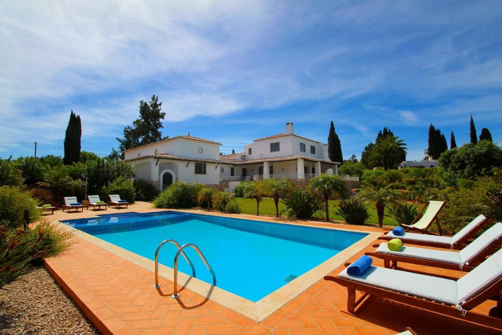 Image of VILA ALVURA