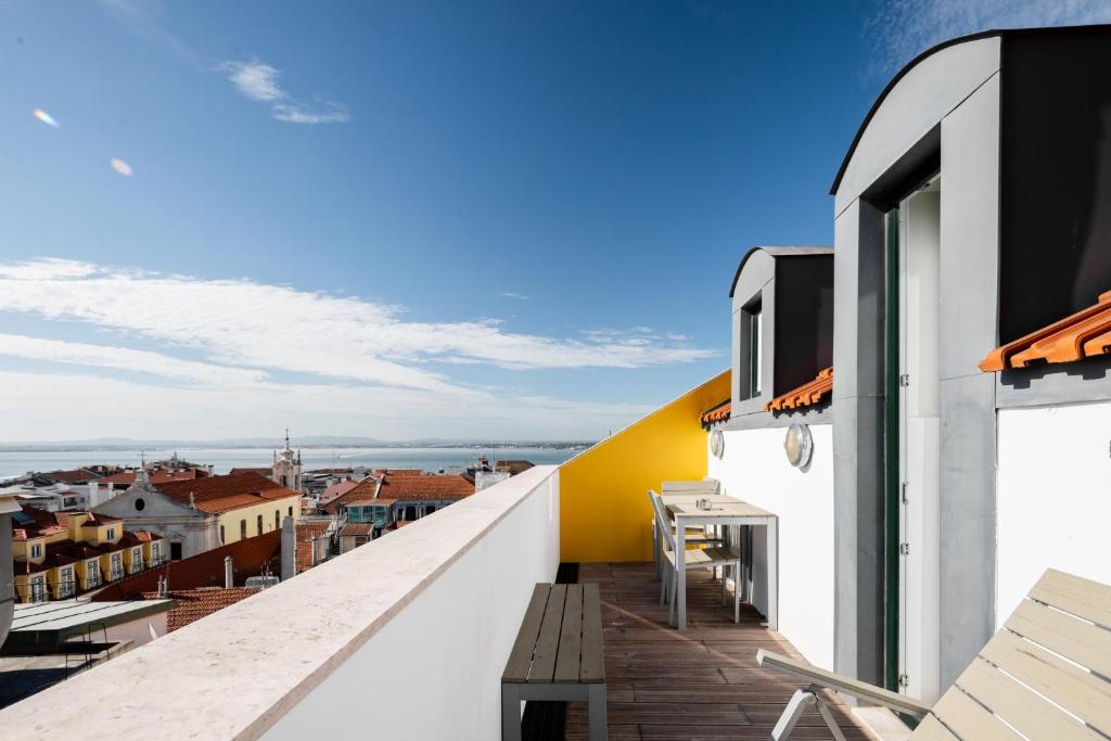 Image of Chiado Pantone Studio