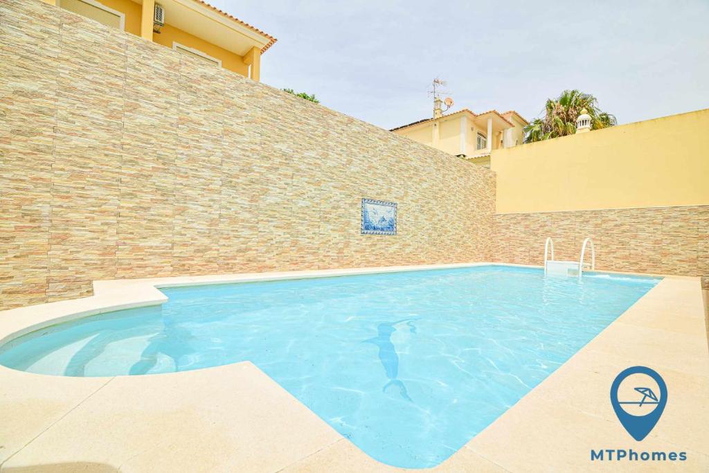 Image of CASA PEREIRA