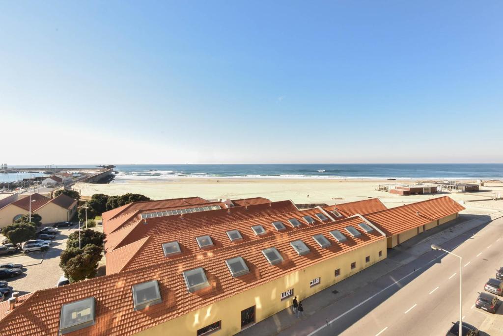 Image of APARTMENT BY THE SEA AND CITY PARK